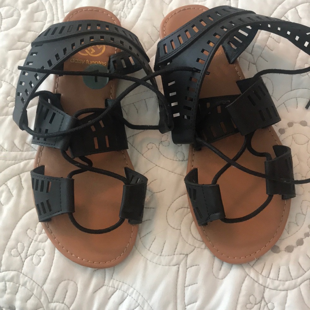 Daisy Fuentes Sandals